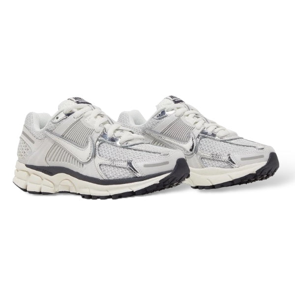NIKE ZOOM VOMERO 5 'PHOTON DUST SILVER METALLIC'