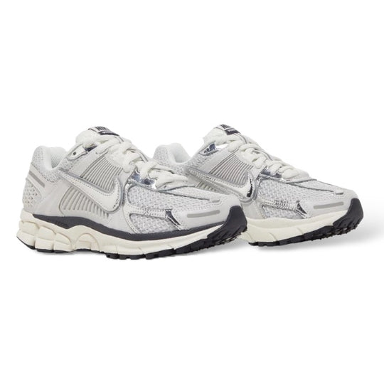 NIKE ZOOM VOMERO 5 'PHOTON DUST SILVER METALLIC'