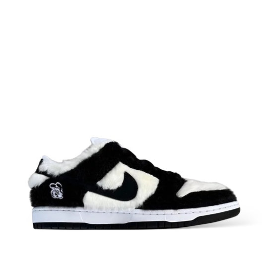 NIKE SB DUNK LOW 'VERDY VIK BLACK WHITE'